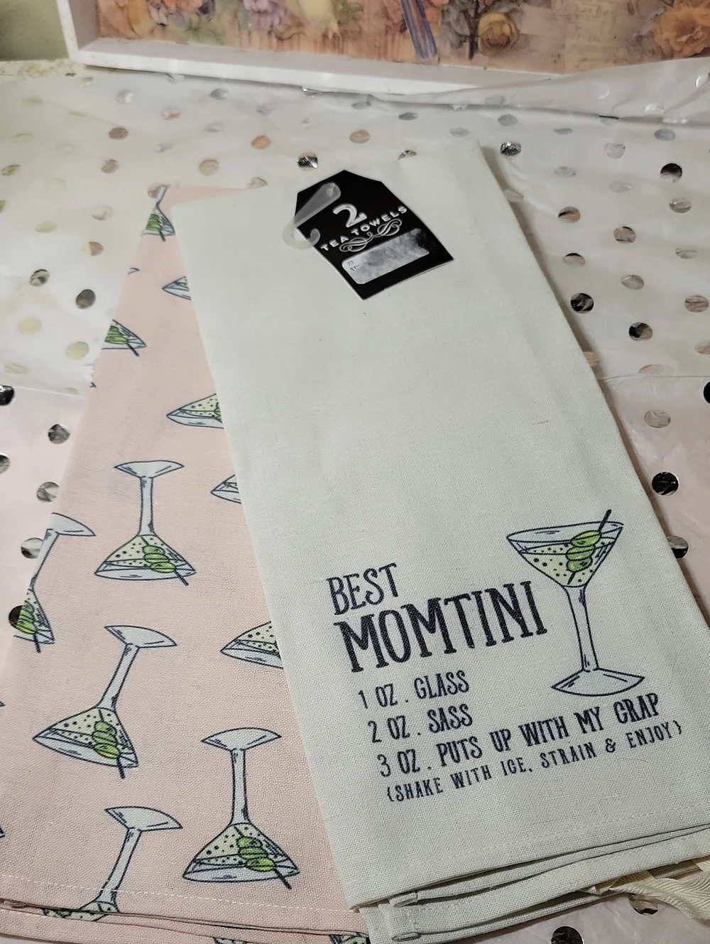 Best Momtini Cocktail Kitchen Towels - Pink & White